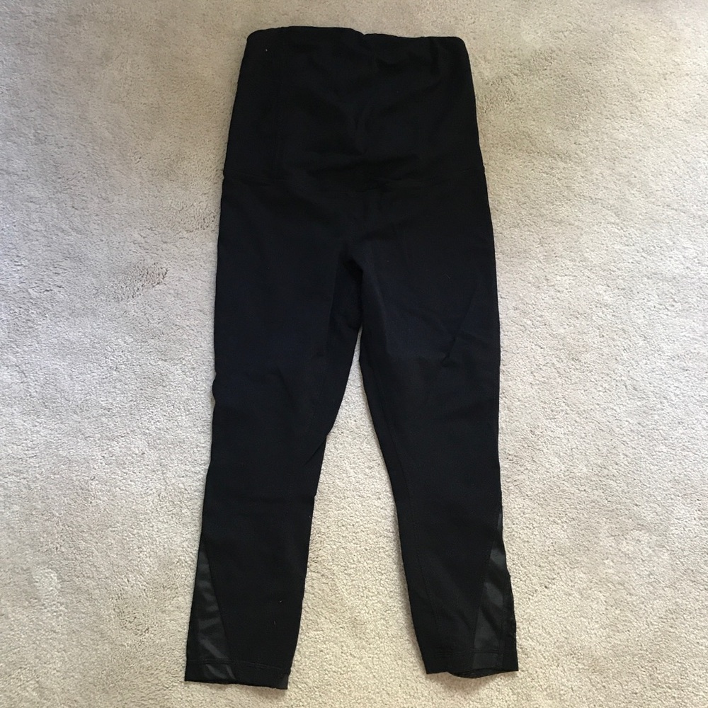 Ingrid & Isabel Workout/Yoga Capri Pants